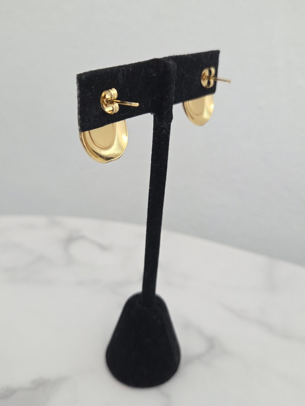 Gold Tone Pink Teardrop Statement Stud Earrings Modern Retro Jewelry - Picture 14 of 15